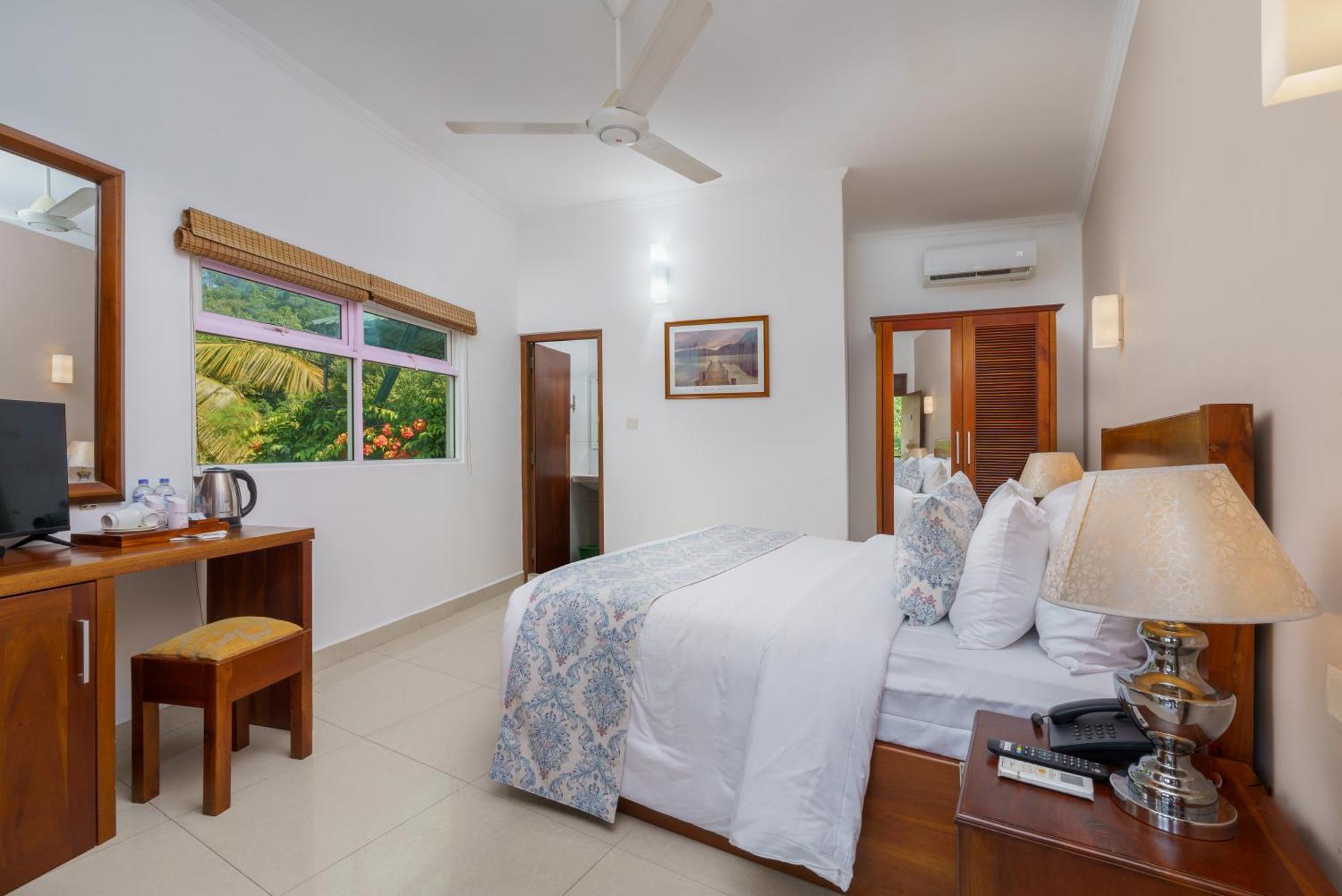 Hotel Travellers Nest Kandy Luaran gambar