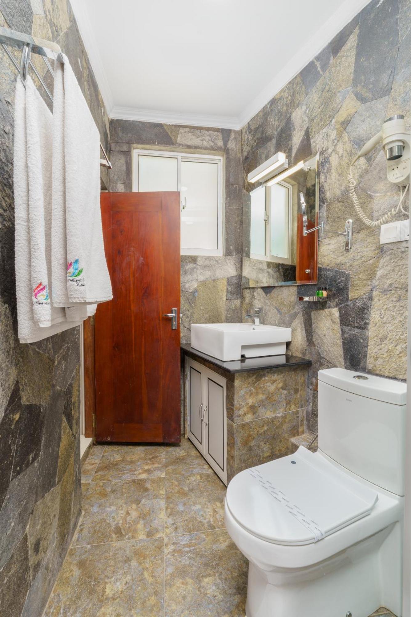 Hotel Travellers Nest Kandy Luaran gambar