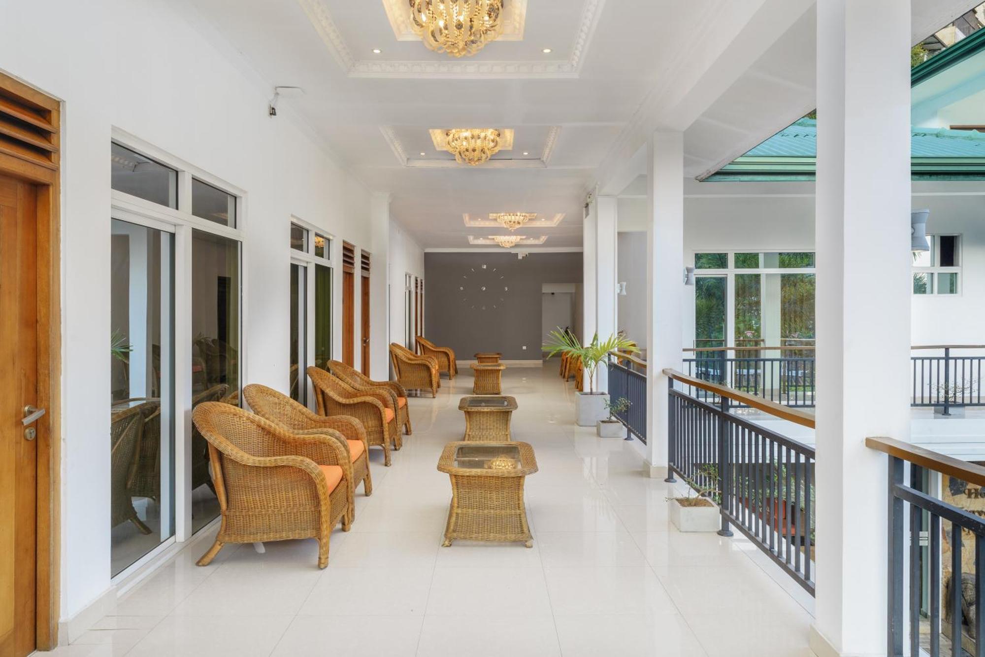 Hotel Travellers Nest Kandy Luaran gambar