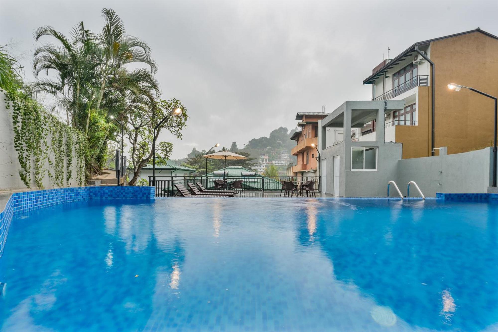 Hotel Travellers Nest Kandy Luaran gambar